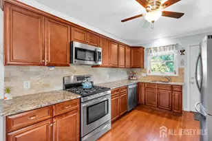 35 Willow St, Middletown, NJ 07758 - Photo 16