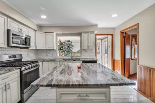 1 Memorial Dr, East Brunswick Township, NJ 08816 - Photo 10