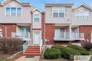 532 Great Beds Ct, Perth Amboy, NJ 08861 - Photo 2