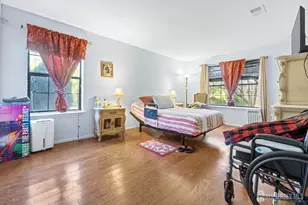 1002 Hidden Village Dr, Perth Amboy, NJ 08861 - Photo 14