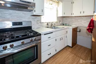 111 Longview Circle E, Fords, NJ 08863 - Photo 10