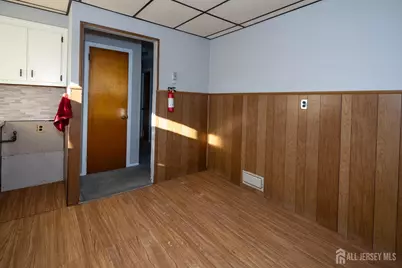 111 Longview Circle E, Fords, NJ 08863 - Photo 12