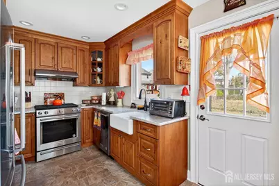 6 Elmwood Avenue, Carteret, NJ 07008 - Photo 12