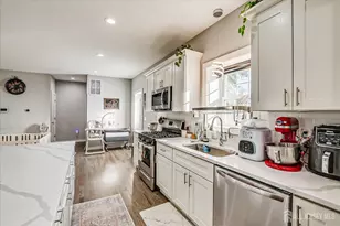 191 Hoover Ave, Edison, NJ 08837 - Photo 16