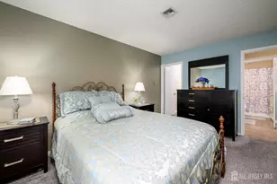 251 Mystic Ln, Monroe Township, NJ 08831 - Photo 20