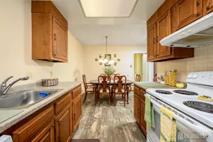 251 Mystic Ln, Monroe Township, NJ 08831 - Photo 12