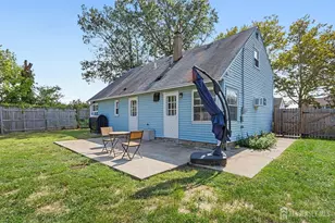 990 N Rebecca Pl, Iselin, NJ 08830 - Photo 10