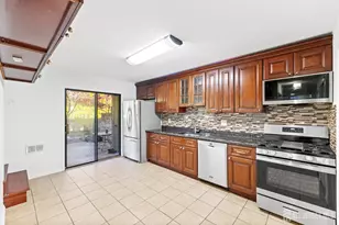 302 Westgate Dr, Edison, NJ 08820 - Photo 4