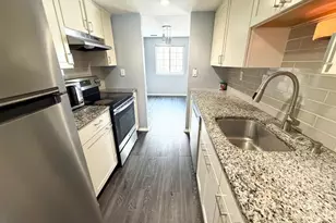 61 Cottonwood Ct, South Brunswick Township, NJ 08852 - Photo 4