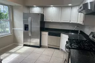 62 Goodwin Dr, North Brunswick Township, NJ 08902 - Photo 2