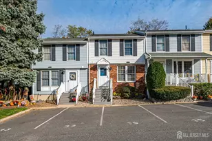 35 Dayna Ct, Perth Amboy, NJ 08861 - Photo 2