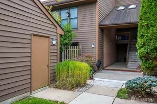 145 Maplewood Ct, Edison, NJ 08820 - Photo 4