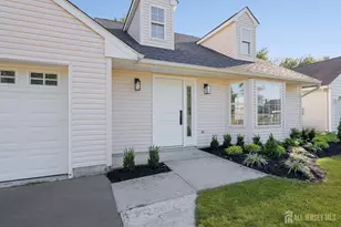 4 Ellison Ct, Keyport, NJ 07735 - Photo 2