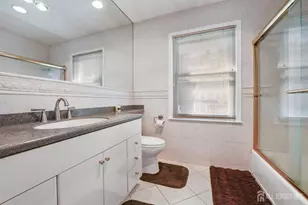 31 Buttonwood Dr, East Brunswick Township, NJ 08816 - Photo 16