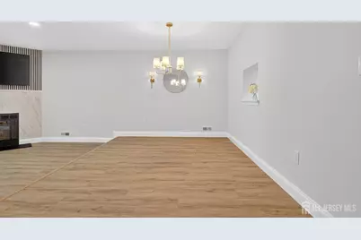 61 Albury Way, North Brunswick Township, NJ 08902 - Photo 10