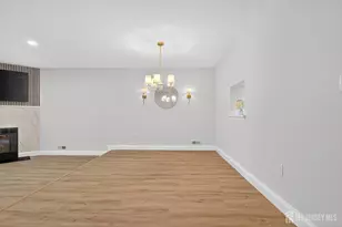 61 Albury Way, North Brunswick Township, NJ 08902 - Photo 10