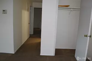 820 Edison Glen Terrace, Edison, NJ 08837 - Photo 10