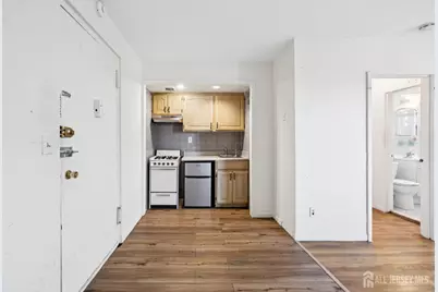 501 Linwood Drive, Fort Lee, NJ 07024 - Photo 6