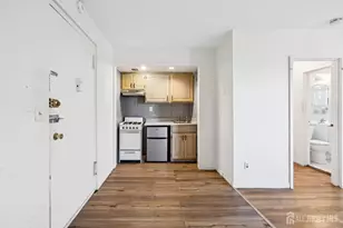 501 Linwood Dr, Fort Lee, NJ 07024 - Photo 6