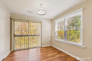 20 Austin Ct, Freehold Township, NJ 07728 - Photo 4