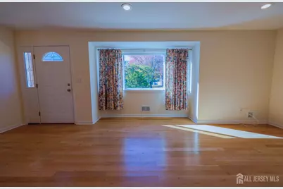 10-Q Dayton Circle, South Brunswick Township, NJ 08810 - Photo 4