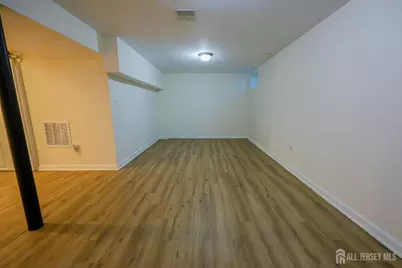 10-Q Dayton Circle, South Brunswick Township, NJ 08810 - Photo 24