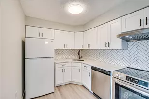 807 Aspen Dr, Plainsboro Township, NJ 08536 - Photo 8