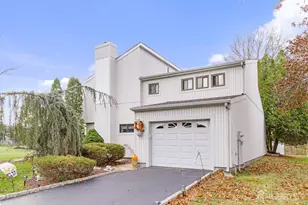 236 Community Cir, Old Bridge Township, NJ 08857 - Photo 4