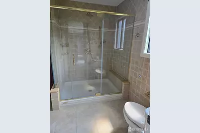 107 Gate House Lane, Edison, NJ 08820 - Photo 4