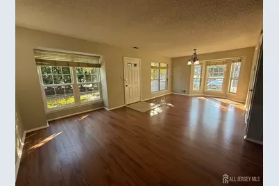 131 Albury Way, North Brunswick Township, NJ 08902 - Photo 8