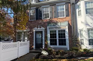 131 Albury Way, North Brunswick Township, NJ 08902 - Photo 2