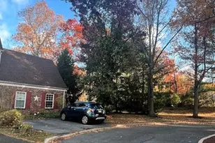 44 Van Pelt Ct, East Brunswick Township, NJ 08816 - Photo 24