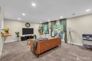 41 Goldenrod Ct, Trenton, NJ 08690 - Photo 8