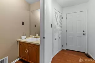 42 Riverbend Dr, North Brunswick Township, NJ 08902 - Photo 10