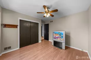 42 Riverbend Dr, North Brunswick Township, NJ 08902 - Photo 12