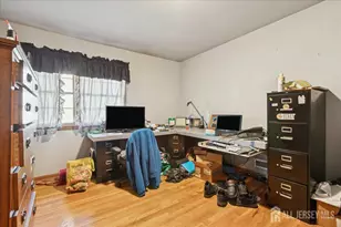 28 Debra Pl, Sewaren, NJ 07077 - Photo 14