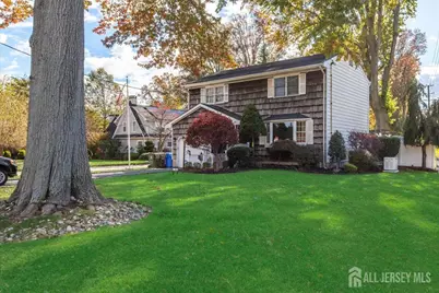 28 Debra Place, Sewaren, NJ 07077 - Photo 2