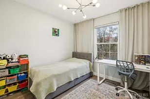 16 Harbor Bay Cir, Old Bridge Township, NJ 08879 - Photo 12