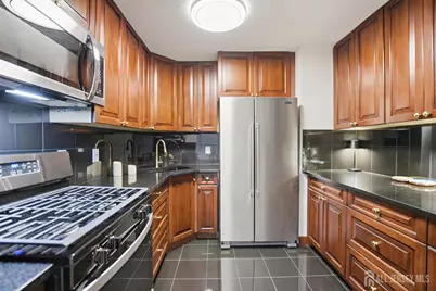 71 College Drive, Edison, NJ 08817 - Photo 4