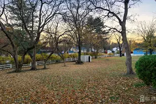 1040 Hillside Dr, North Brunswick Township, NJ 08902 - Photo 40