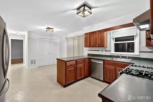 1040 Hillside Dr, North Brunswick Township, NJ 08902 - Photo 10