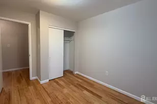 58 Canterbury Cir, Franklin Township, NJ 08873 - Photo 10