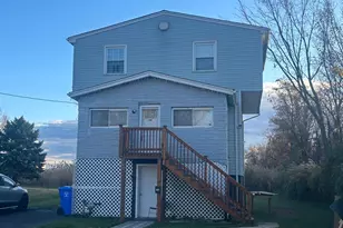 140 S Robert St, Sewaren, NJ 07077 - Photo 2