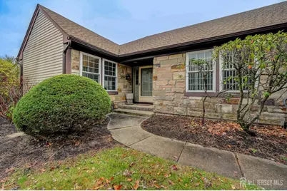 13 Benjamin Franklin Drive, Monroe Township, NJ 08831 - Photo 2