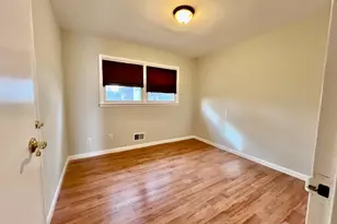 340 Old Post Rd, Edison, NJ 08817 - Photo 12