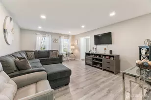 94 Gloucester Way, Monroe Township, NJ 08831 - Photo 4