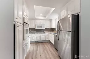 94 Gloucester Way, Monroe Township, NJ 08831 - Photo 8