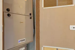 10 Twain Rd, North Brunswick Township, NJ 08902 - Photo 18