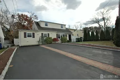 18 Pinetree Drive, Sayreville, NJ 08859 - Photo 4