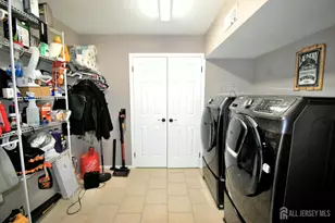 18 Pinetree Dr, Sayreville, NJ 08859 - Photo 32